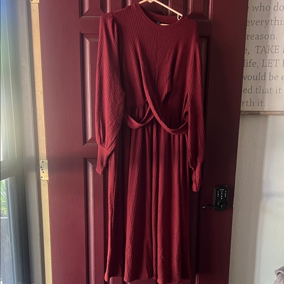 Elegant Black and Red Women's Dress Set - Picture 4 of 13